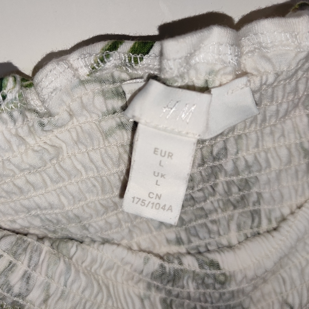 H&M Palm Print Smocked Top 💚 - Picture 7 of 13